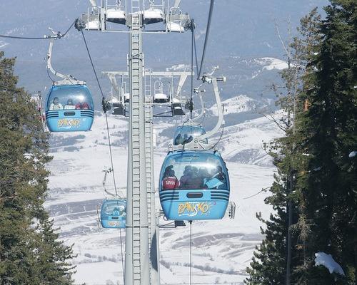 Ski lift during winter in Bansko | Lucky Bansko SPA & Relax