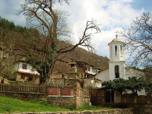 Church in the village of Leshten