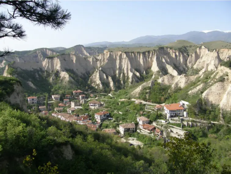 Пясъчният тунел при село Любовище