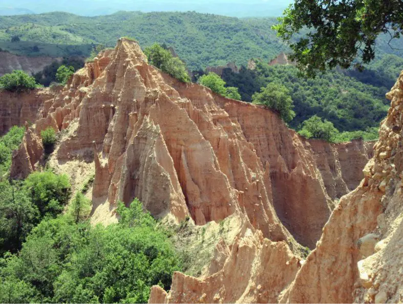 Пясъчният тунел при село Любовище